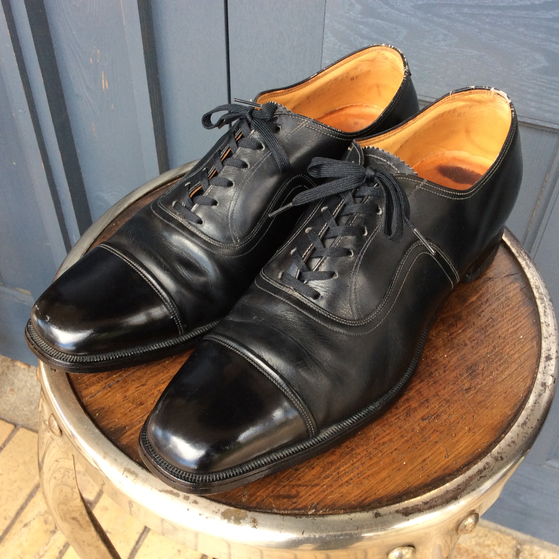 60's Florsheim cap toe shoes | Button Up Clothing