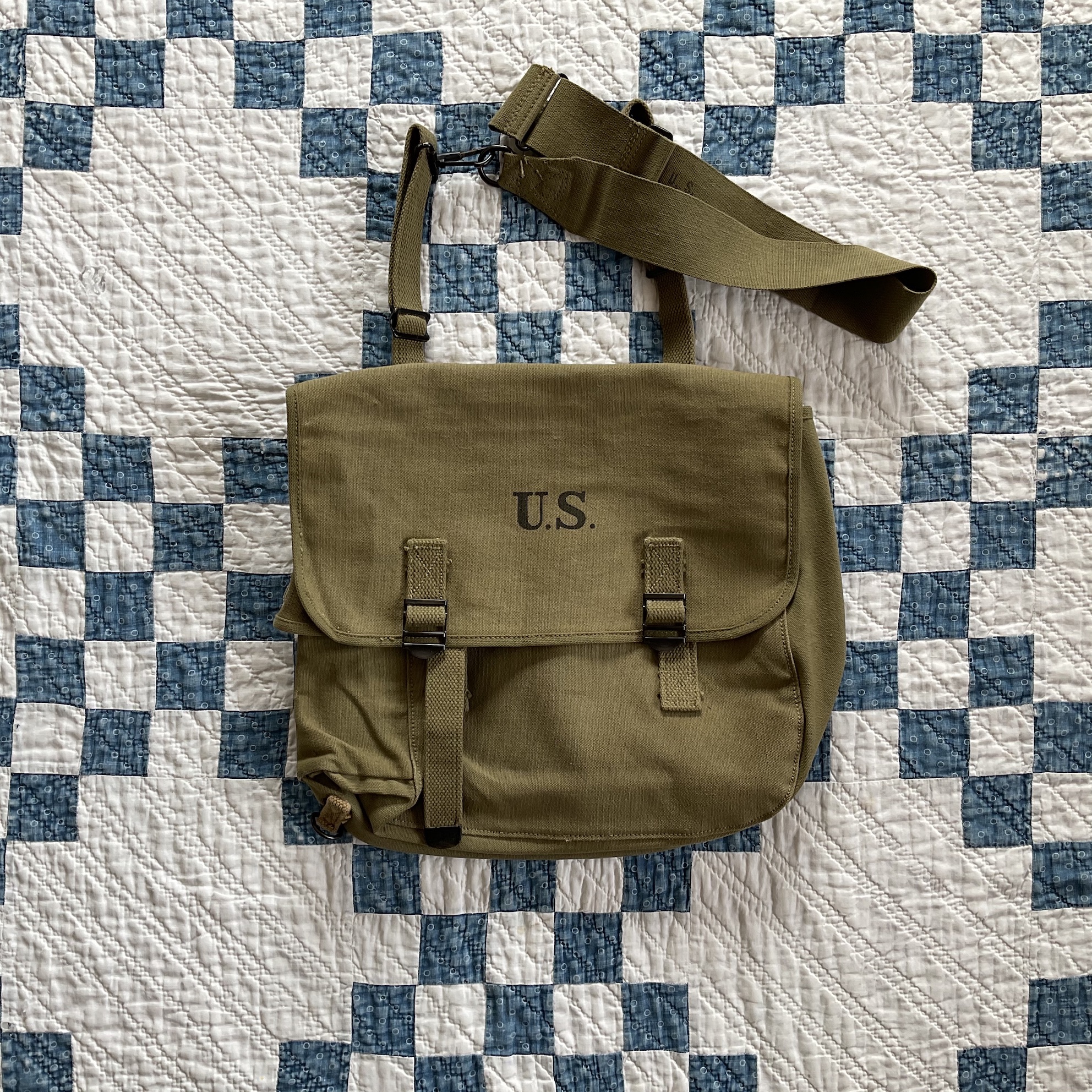 N.O.S. WW2 M-36 musette bag | Button Up Clothing